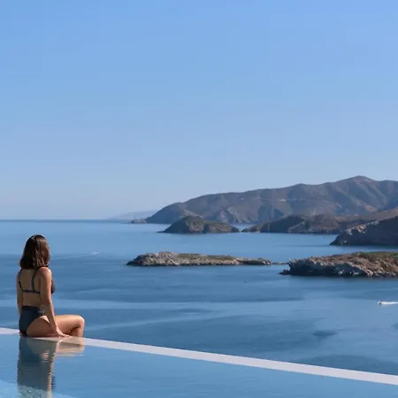 Nandana Luxury Villa, An Infinite Blue Experience, By Thinkvilla וילה